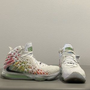 Nike LeBron 17 “Command Force” Shoes